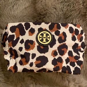 ♥️🐆Tory Burch Leopard Pouch!🐆♥️